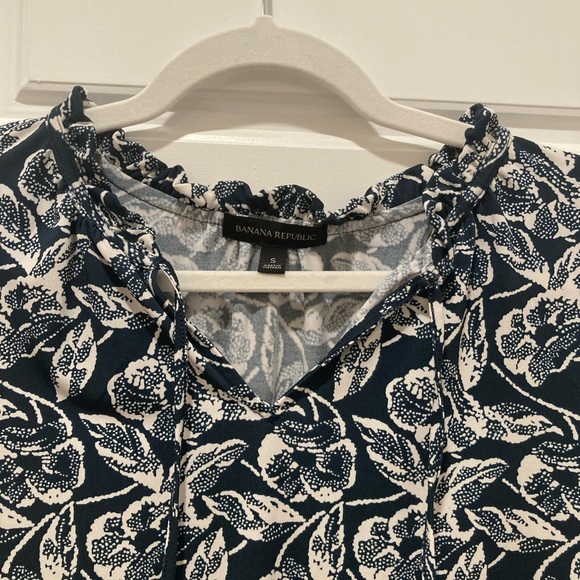 Cute stretchy top! - Picture 7 of 8